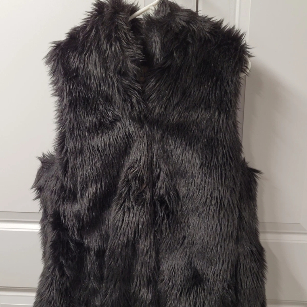 Gap Vest Shaggy Women's Size: Large Sleeveless